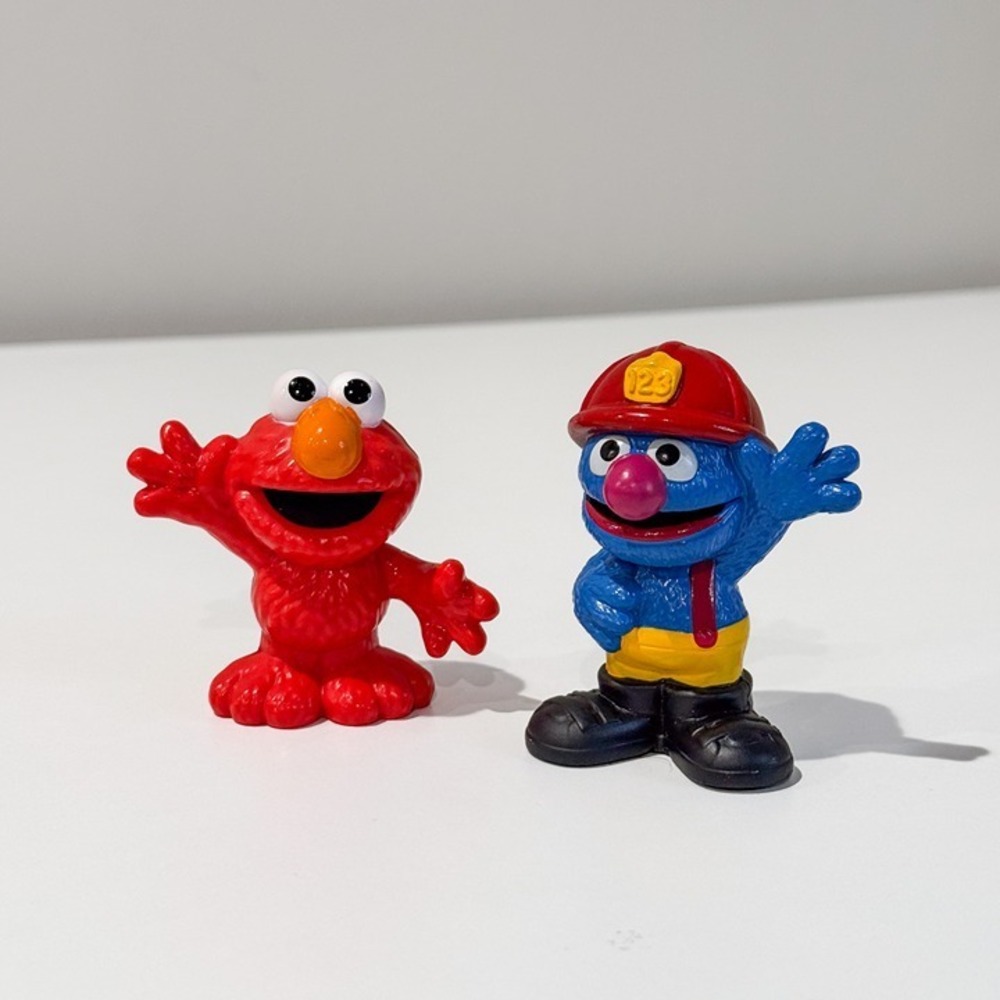 Lot of 2 Sesame Street Figures - Elmo Waving + Fireman Grover